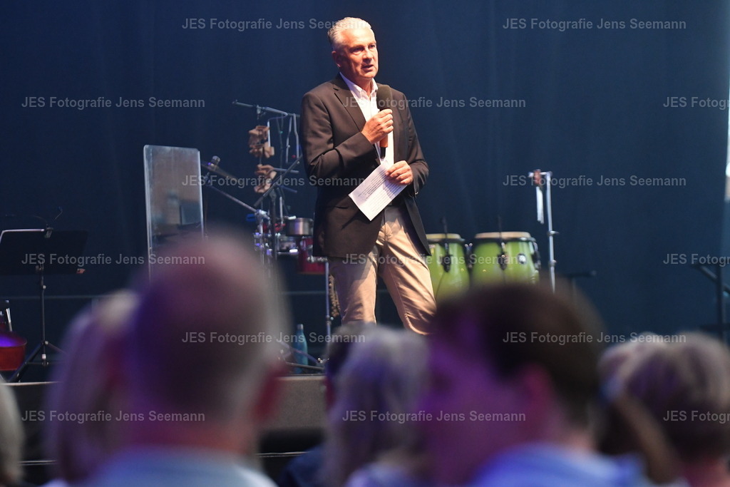 2026_Deborah Lee und the news_One Moment time Whitney Houston__0075 | Fotograf Jens Seemann - Realisiert mit Pictrs.com