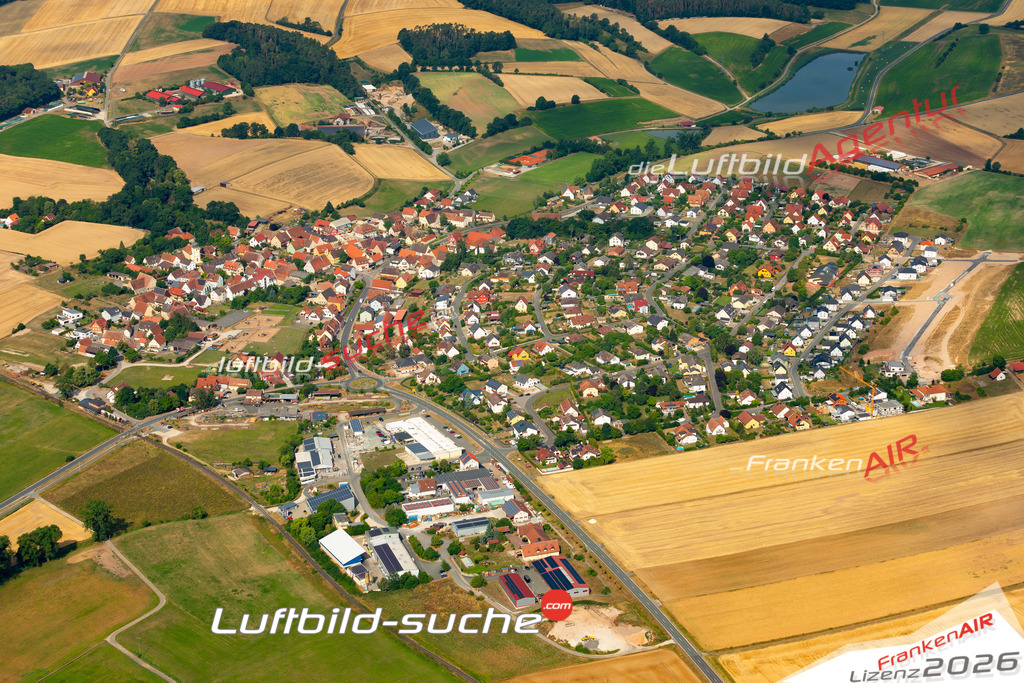 Das Luftbild zeigt : Steppach Pommersfelden - Die Luftaufnahme wurde 2023 vom UL-Flugzeug aus erstellt ( keine Drohne ) - Hochauflösende Luftaufnahme - Für grossformatige Ausdrucke geeignet. Die Geschenkidee !Mit Lizenz und Bildrechte bestellbar