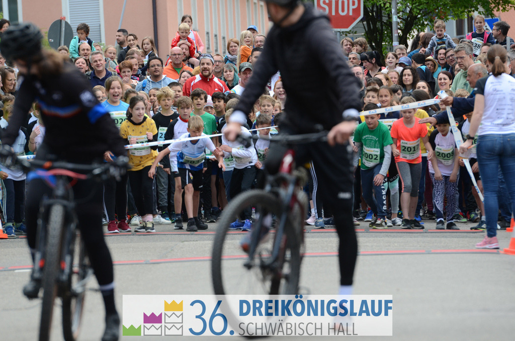 AOK Junior Cup 400m | 3Königslauf 2022 AOK Junior Cup 400m - Realisiert mit Pictrs.com