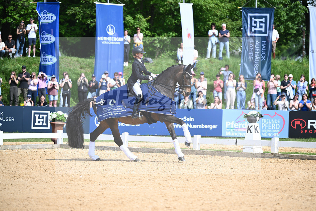 v Bredow-Werndl_TSF Dalera BB_12244569 | hf-fotografie - Realisiert mit Pictrs.com