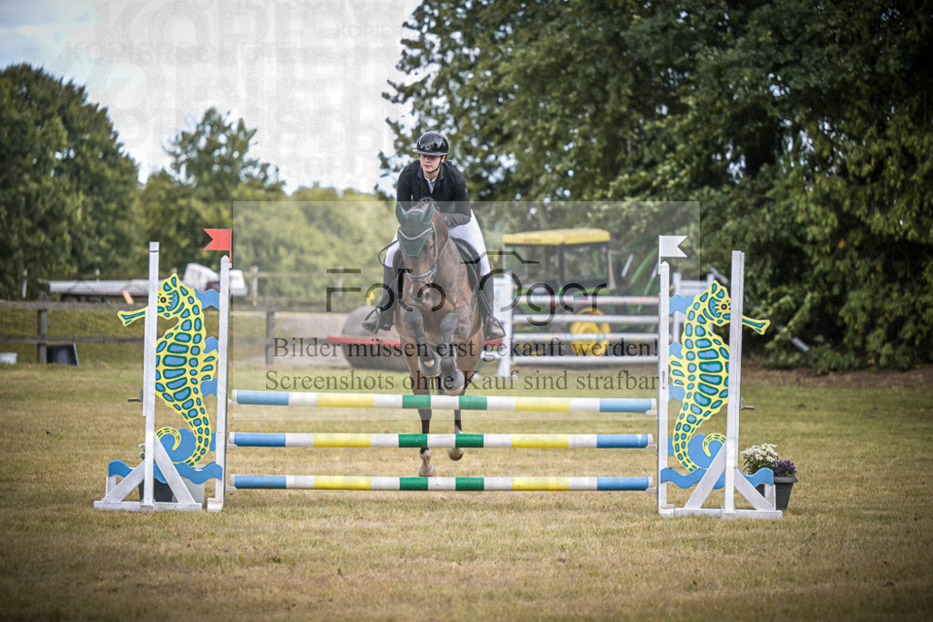 DOS_0362 | Entdecke hochwertige Reitturnierfotos von Foto Oger. Professionell, emotional und authentisch – jetzt Lieblingsmomente im Shop bestellen.Deutschlandweite Turnierfotografie. - Realisiert mit Pictrs.com