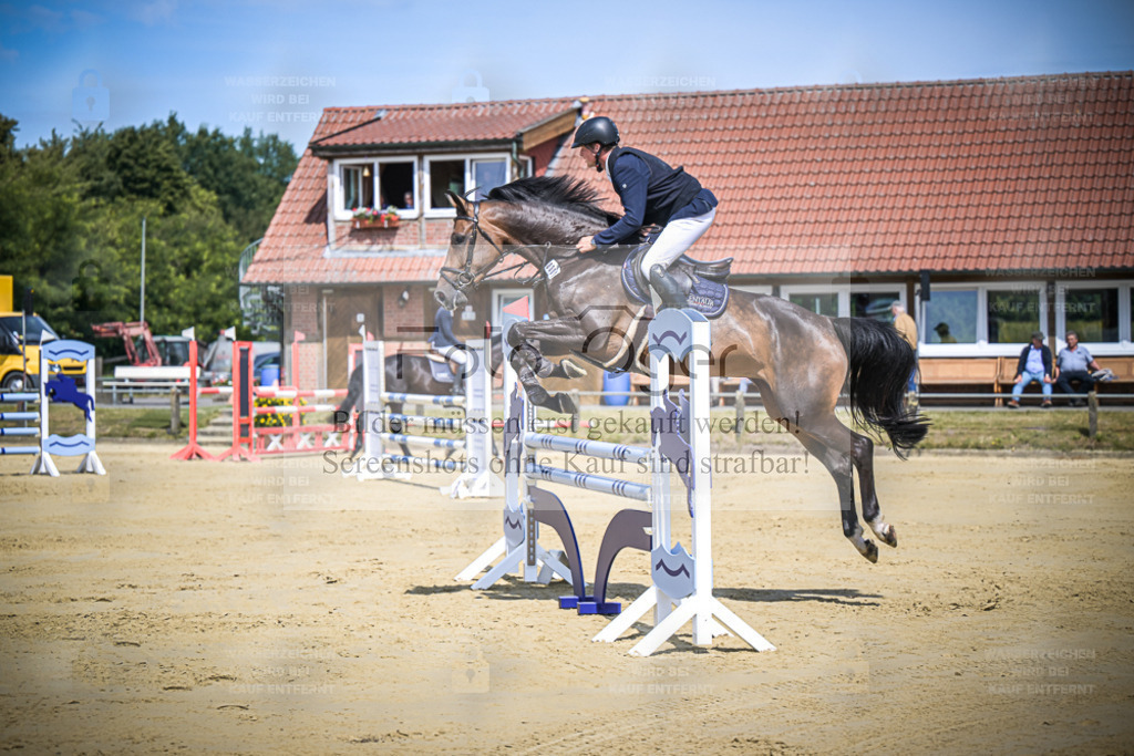 DOS_7538 | Entdecke hochwertige Reitturnierfotos von Foto Oger. Professionell, emotional und authentisch – jetzt Lieblingsmomente im Shop bestellen. - Realisiert mit Pictrs.com