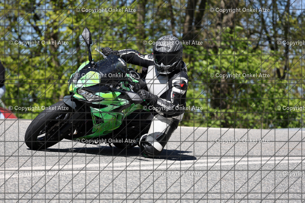 IMG_7309 | Fotograf am Kyffhäuser. Onkel Atze. Kyffhäuser Rennstrecke. Café36. Motorsportfotografie. - Realisiert mit Pictrs.com