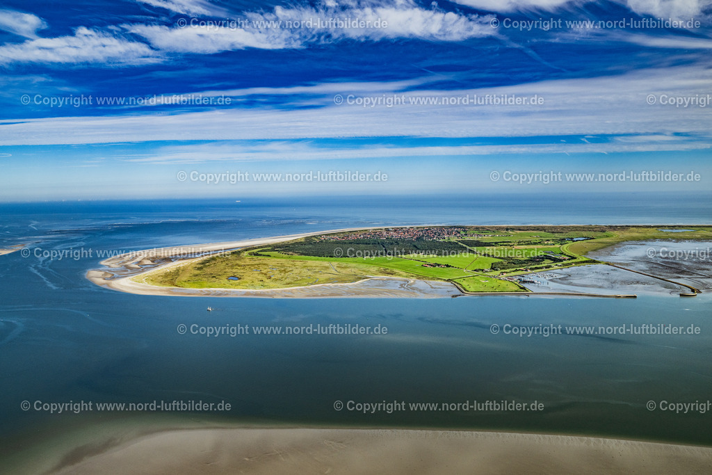 Langeoog_ELS_6701050923 | LANGEOOG 16.08.2023 Sandstrand- Landschaft an der Nordsee in Langeoog im Bundesland Niedersachsen. // Beach landscape on the North Sea in Langeoog in the state Lower Saxony. Foto: Martin Elsen