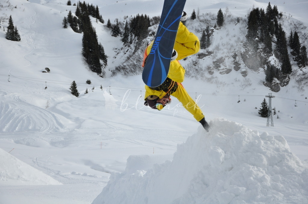 127 | Sportbilder, Sportfotograf, Hochzeits- und Eventfotografin, Flugshows, Portraits und Tiershooting, Aviation, Downhill, Nationalleague, Swissleague, International