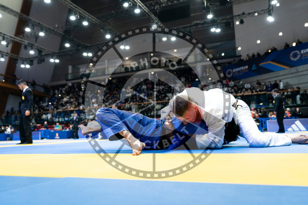 20240121PBB5671 | Fighters compete during the second day of the IBJJF European Championship in Paris, France, on January 21, 2024.