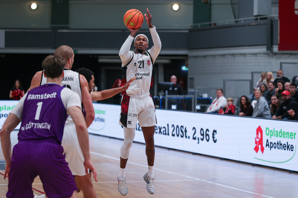 Pro A BAYER GIANTS vs BG Göttingen-13 | Fotos von Basketballspielen aus dem Raum NRW fotografiert von Gero Mueller-Laschet und Daniel Schaefer - Realisiert mit Pictrs.com