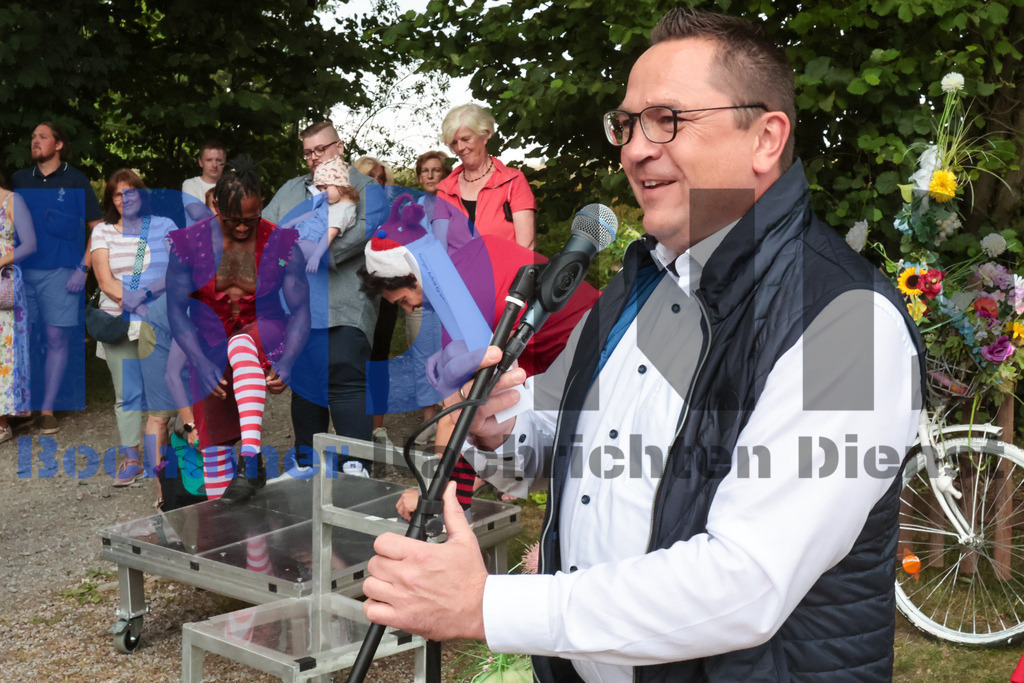 SES_MKRLHE20250705-21 | bond - Realisiert mit Pictrs.com