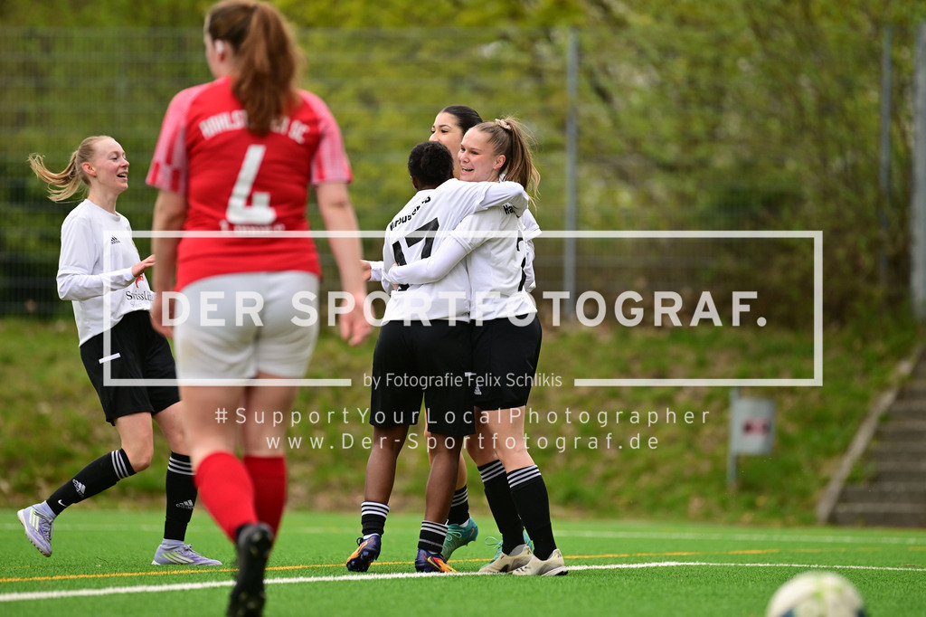 Fußball I Frauen I Saison 2025-2026 I Bezirksliga I 21. Spieltag I Harburger TB - Rahlstedter SC I 165419 | Der Sportfotograf. - Realisiert mit Pictrs.com
