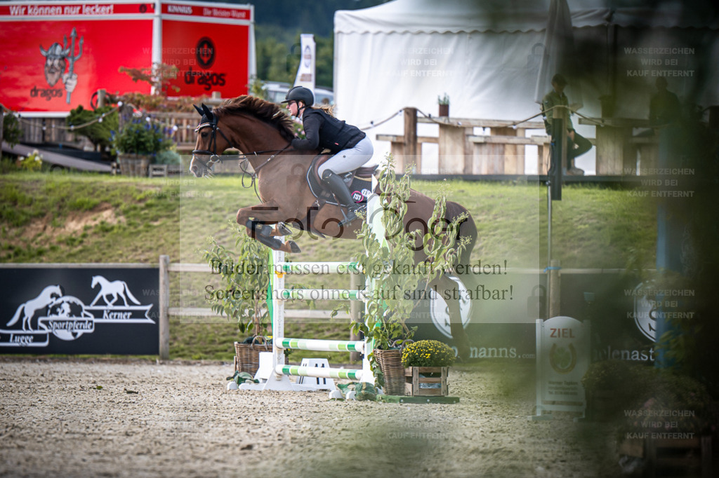 DOS_6640 | Entdecke hochwertige Reitturnierfotos von Foto Oger. Professionell, emotional und authentisch – jetzt Lieblingsmomente im Shop bestellen. - Realisiert mit Pictrs.com