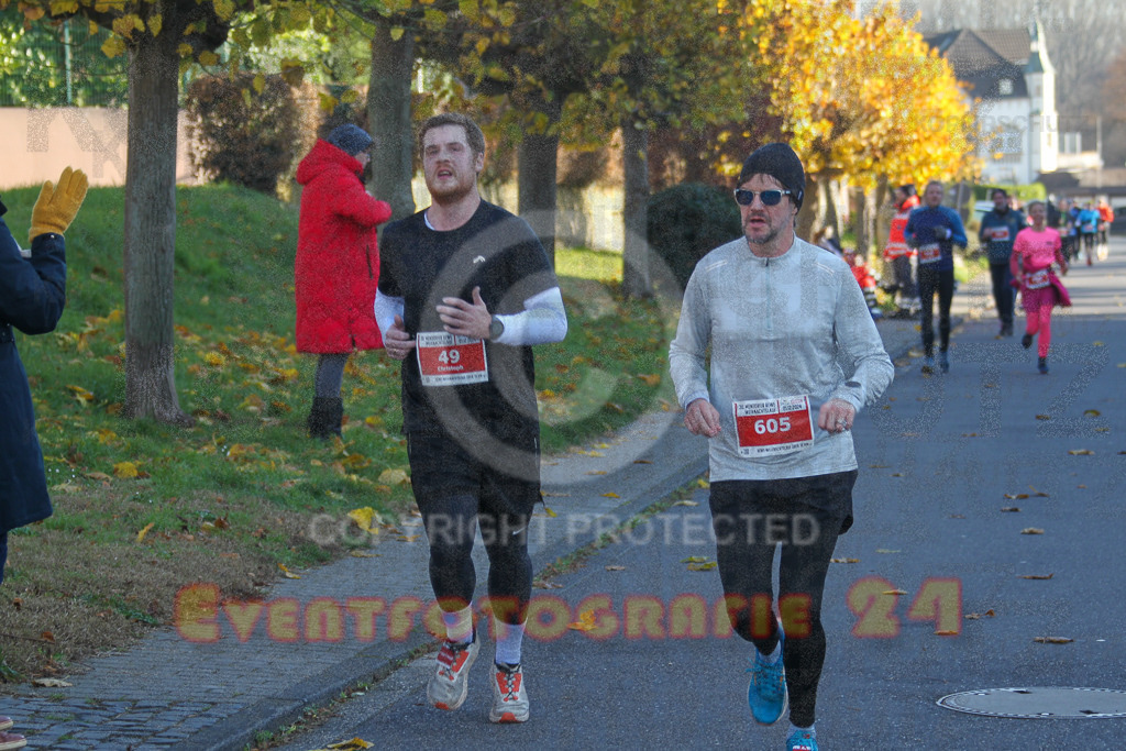 241201_1225_EV4_2436 | Sportfotografie im Rhein-Sieg Kreis, Köln, Bonn, NRW, Rheinland Pfalz, Hessen, etc. Unser Tätigkeitsfeld umfasst den Laufsport vom Volkslauf über den Marathon, Duathlon, Triathon bis zum Ultralauf wie Kölnpfad Ultra oder Schindertrail.