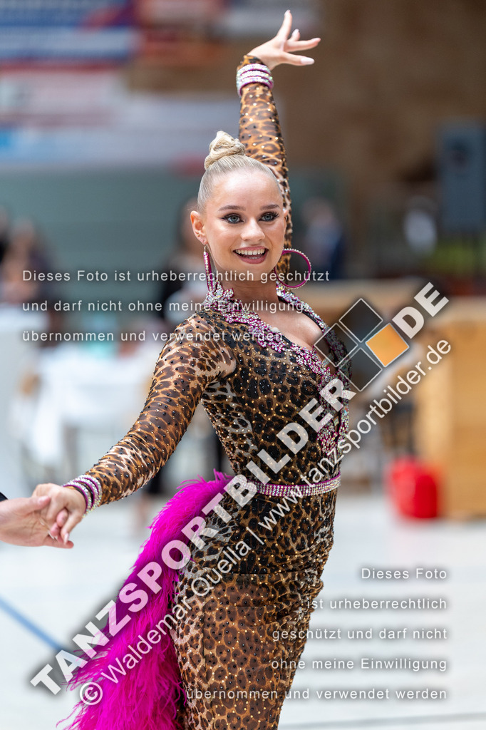 20240810-00902 | Hier finden Sie Tanz Bilder vom Latein und Standard Formationen tanzen. Sportbilder vom Tanzsport. Schöne Fotos und von Weltmeisterschaft, Europameisterschaft, Bundesliga, Regionalliga, Oberliga und Landesliga sowie von GOC Stuttgart, DanceComp, WM Bremen