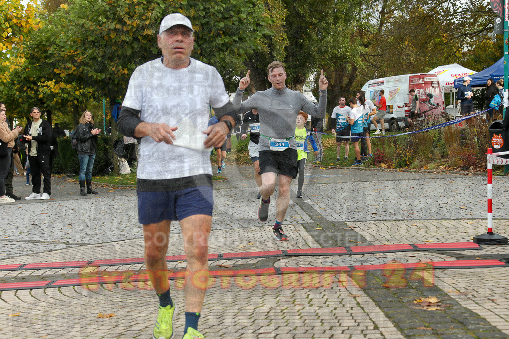241020_1013_EX1_8192 | Sportfotografie im Rhein-Sieg Kreis, Köln, Bonn, NRW, Rheinland Pfalz, Hessen, etc. Unser Tätigkeitsfeld umfasst den Laufsport vom Volkslauf über den Marathon, Duathlon, Triathon bis zum Ultralauf wie Kölnpfad Ultra oder Schindertrail.