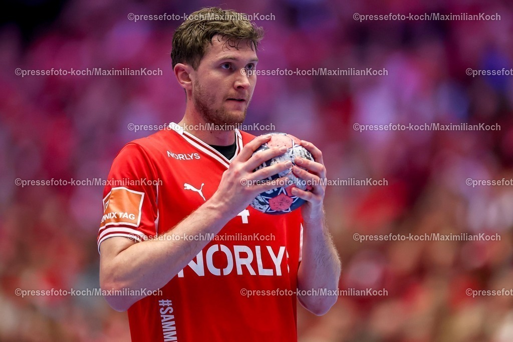 EHF16012602192 | 16.01.2026, Handball, Men's EHF EURO 2026, Dänemark - Nordmazedonien, Jyske Bank Boxen in Herning, Dänemark, Preliminary Round:  Magnus Landin Jacobsen (Denmark #04) 