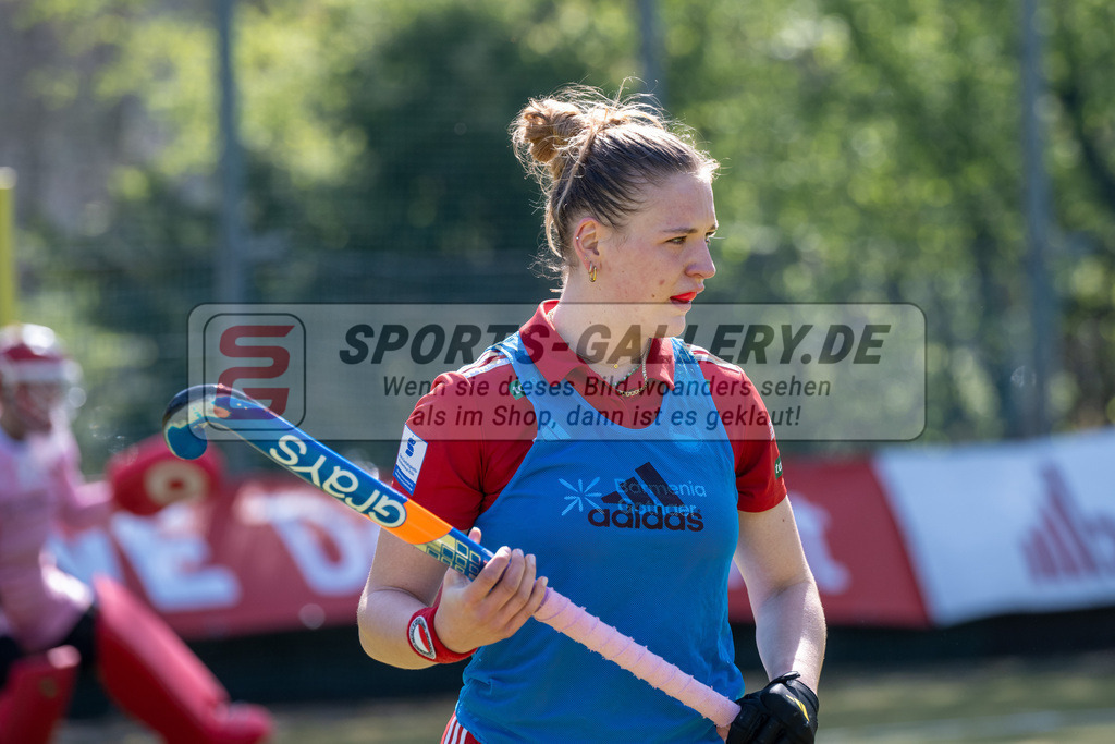 SFE_20250412_0010 | Köln, Deutschland, 12.04.2025:  Hockey 1. Bundesliga Damen Rot-Weiss Köln - Harvestehuder THC im KTHC Stadion Rot-Weiss Köln Tennis and Hockey Club am 12.04.2025 in Köln, Deutschland. (Foto von Stephan Fehrmann)Köln, Germany, 12.04.2025: Hockey 1. Bundesliga Damen Rot-Weiss Köln - Harvestehuder THC in KTHC Stadion Rot-Weiss Köln Tennis and Hockey Club at 12.04.2025 in Köln, Deutschland. (Foto from Stephan Fehrmann)