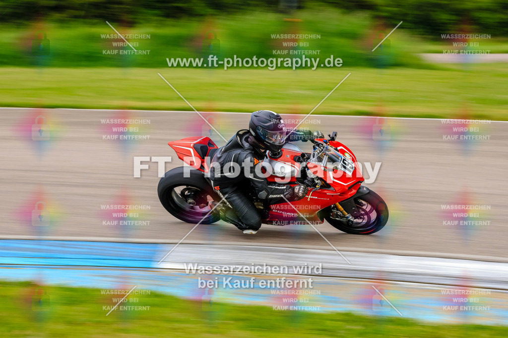 MotoTeam-9578 | Hier findet Ihr Bilder von Touristenfahrten auf der Nürburgring Nordschleife oder von anderen Veranstaltungen die ich besucht habe. Viel Spass beim Durch Schauen 
