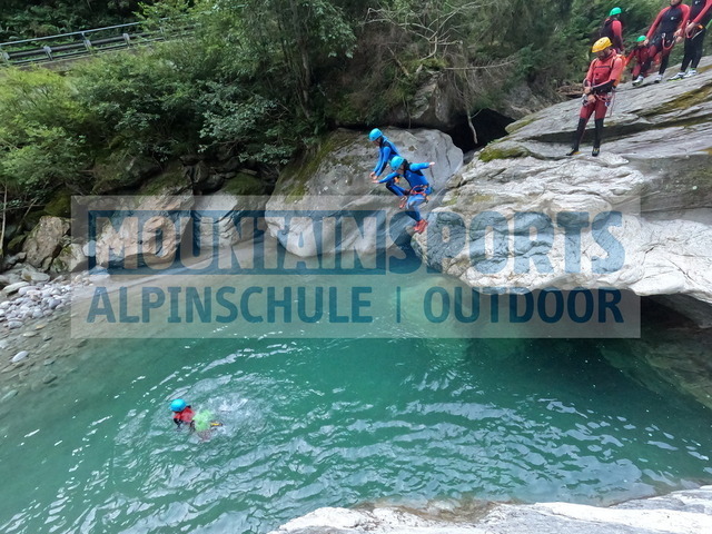 GOPR5333 | Bestelle die Bilder deines Berg- oder Wasser-Abenteuers mit Mountain Sports bequem von zu Hause aus direkt über unseren Online Fotoshop von pictrs.com. - Realisiert mit Pictrs.com
