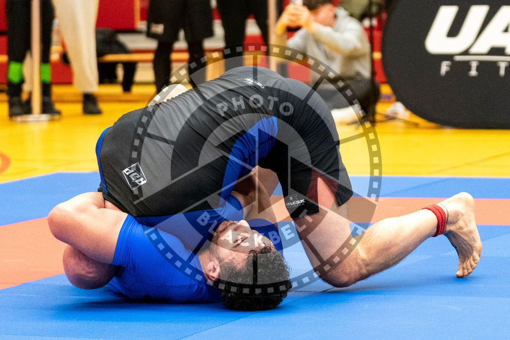 20231118PBB13214 | Fighters compete during the AJP Tour 600 Frankfurt Championship in Frankfurt/Main, Germany, on November 18, 2023.