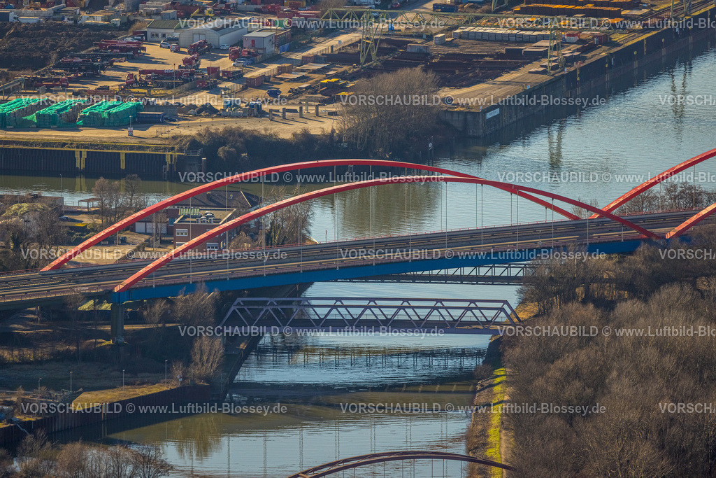 Essen240107032 | Luftbild, gesperrte Rhein-Herne-Kanalbrücke mit rotem Geländer, rote Doppelbogenbrücke, Autobahn A42 Emscherschnellweg, Ebel, Essen, Ruhrgebiet, Nordrhein-Westfalen, Deutschland