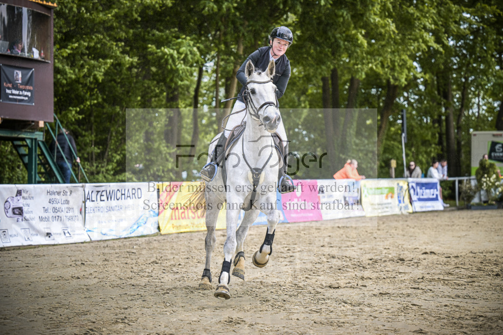 DOS_2191 | Entdecke hochwertige Reitturnierfotos von Foto Oger. Professionell, emotional und authentisch – jetzt Lieblingsmomente im Shop bestellen.Deutschlandweite Turnierfotografie. - Realisiert mit Pictrs.com