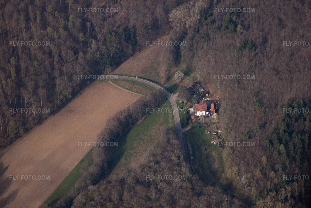 Aerial view: View of the town in Nehwiller-près-Wœrth in the state Bas-Rhin, France.Photo: IMG_63705.jpg taken on 03/30/2014 by Werner Riehm/FLY-FOTO.comResolution of the original: 4752 x 3168 px