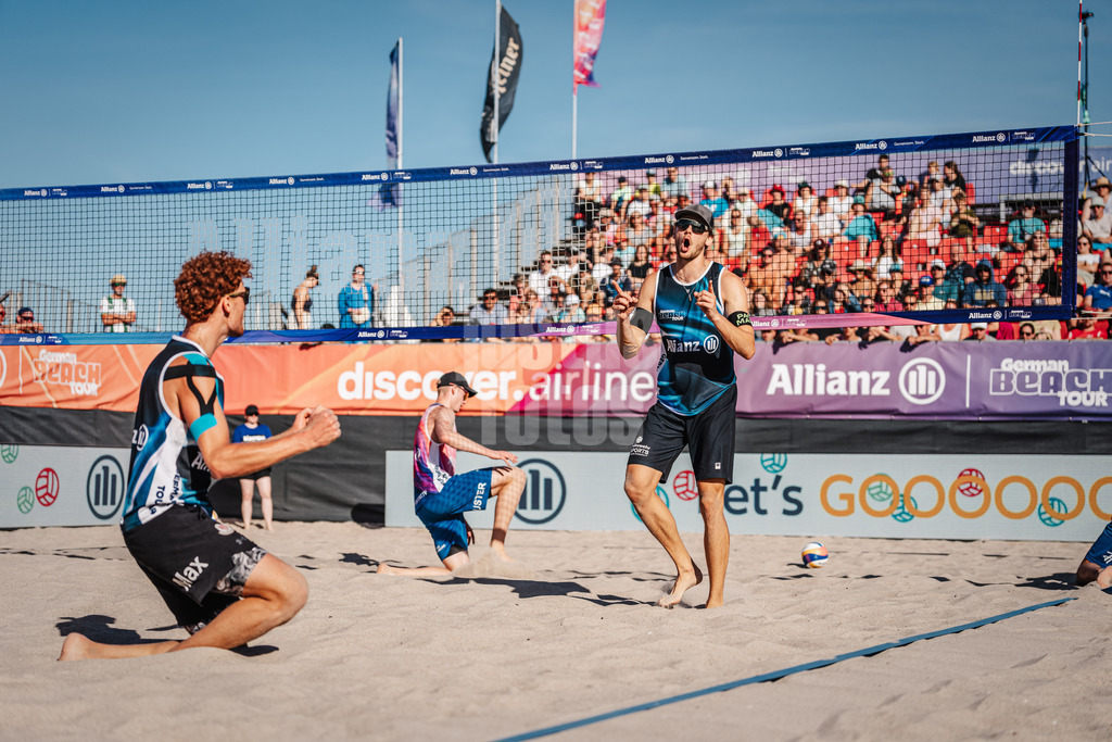 Beachvolleyball | Männer | Allianz German Beach Tour 2024 | Tourstop Kühlungsborn | 11.08.2024 | rechts freut sich Paul Henning, links Max Just