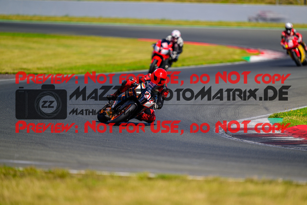 MaZZes_FotoMatrix_240725_6007705_9482 | ROT