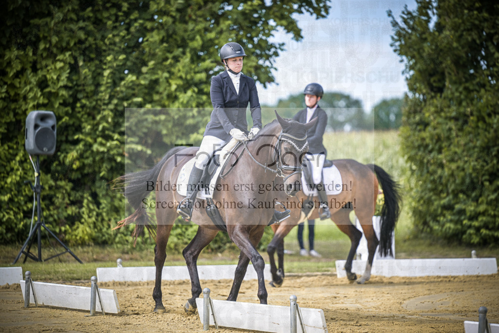 DOS_4765 | Entdecke hochwertige Reitturnierfotos von Foto Oger. Professionell, emotional und authentisch – jetzt Lieblingsmomente im Shop bestellen.Deutschlandweite Turnierfotografie. - Realisiert mit Pictrs.com