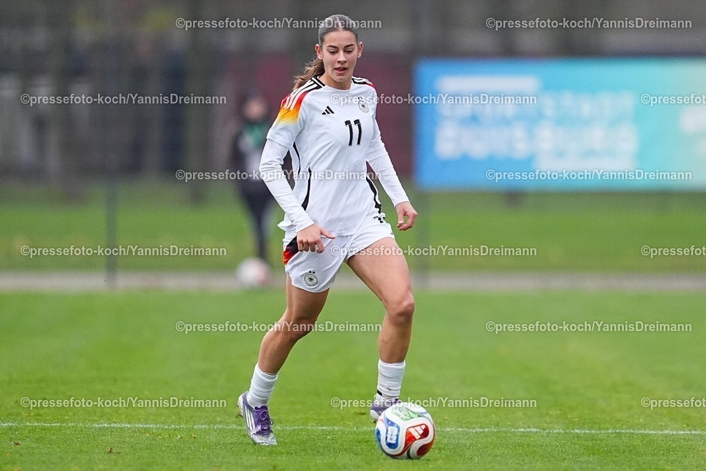 xYDRx26112502039 | 26.11.2025, xydrx, Fußball, Länderspiel, EM-Qualifikation U19-Frauen, Belgien - Deutschland, Sportschule Wedau: Leni Eggert (GER #11)