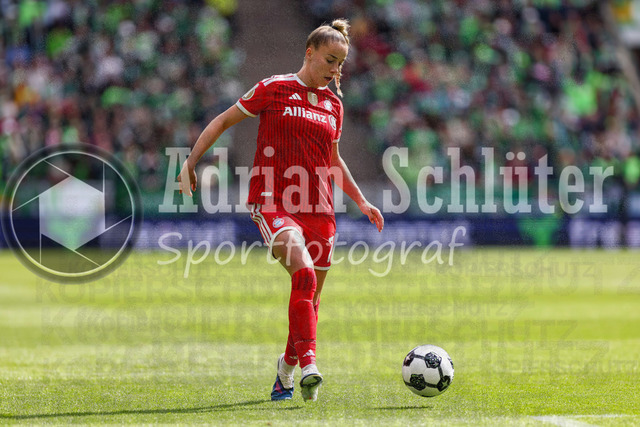 14.05.2026, GER, Fussball, Frauen, DFB-Pokal, Finale, Saison 2025/2026, VfL Wolfsburg - FC Bayern München | Giulia Gwinn (Bayern) in Aktion am Ball, Einzelaktion