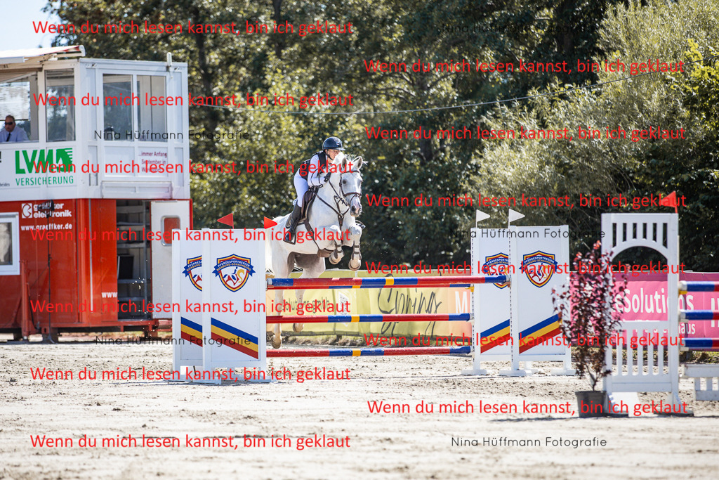 BK1A6738 | Turnierbilder Turnierfotos Nina Hüffmann Turnierfotografie Pferdefotografie Tierzeichnung Haustierzeichnung Pferdezeichnung Hundezeichnung Videograf  - Realisiert mit Pictrs.com
