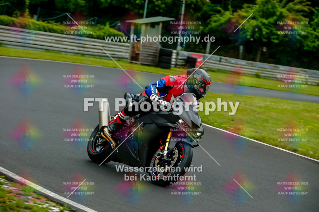 VBK-3597 | Hier findet Ihr Bilder von Touristenfahrten auf der Nürburgring Nordschleife oder von anderen Veranstaltungen die ich besucht habe. Viel Spass beim Durch Schauen 