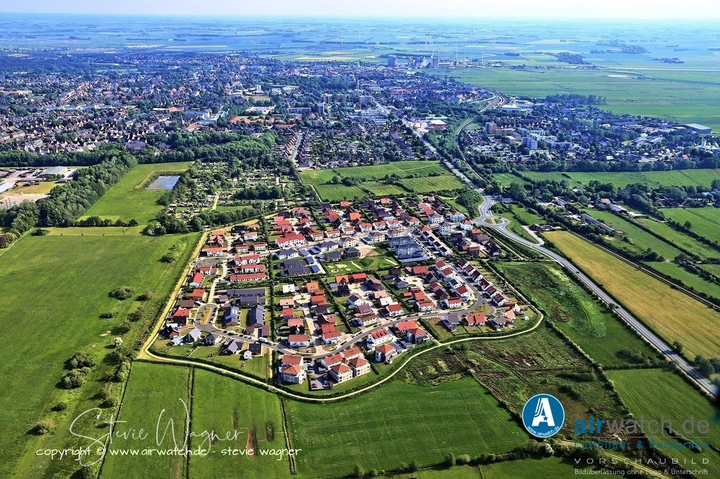 Luftbild Husum Nordsee, Lund, Husumer Str. , Margarete Boehme, Carlotte v. Krogh | Entdecken Sie atemberaubende Luftbilder und Fotografien auf airwatch.de - Tauchen Sie ein in eine Welt voller faszinierender Aufnahmen aus der Vogelperspektive.