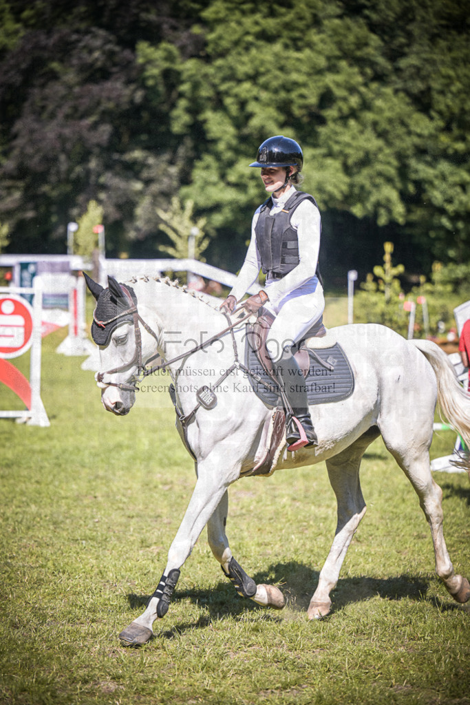 DOS_0500 | Entdecke hochwertige Reitturnierfotos von Foto Oger. Professionell, emotional und authentisch – jetzt Lieblingsmomente im Shop bestellen.Deutschlandweite Turnierfotografie. - Realisiert mit Pictrs.com