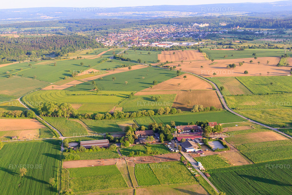 Luftbild: Stall im Steinig im Ortsteil Langensteinbach in Karlsbad im Bundesland Baden-Württemberg in Deutschland. Foto: IMG_27568.jpg vom 23.05.2010 durch Werner Riehm/FLY-FOTO.deKontakt - Stall im Steinig Ihre Pferdepension in Karlsbad