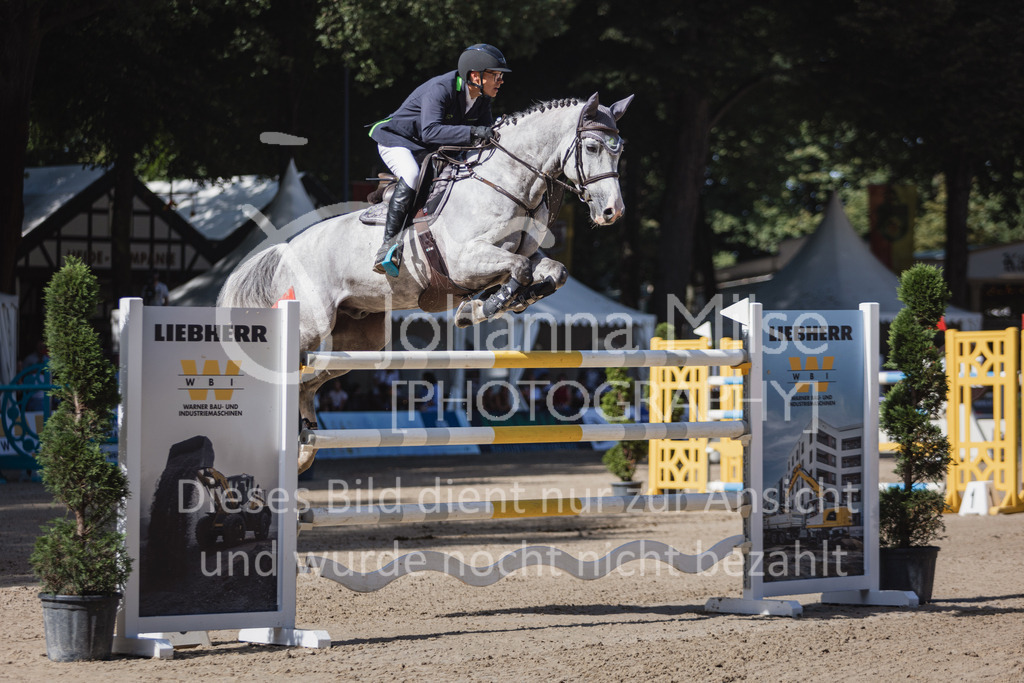 230910_OWLCh_GroßerPreis-613 | Deine schönsten Turniermomente als professionelle Fotos! Entdecke hochwertige Pferdesport-Fotografie im Online-Shop. Jetzt Fotos finden & bestellen!