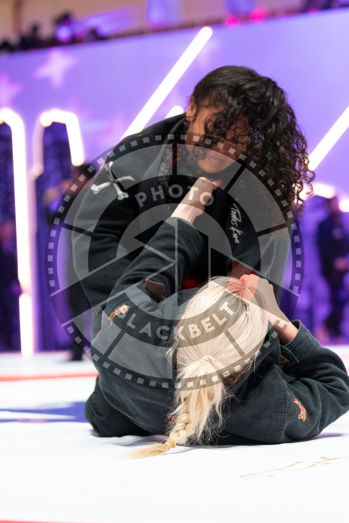 20231109PBB4361 | Fighters compete during the AJP World Professional Championship in the Mubadala Arena in Abu Dhabi, Arab United Emirates, on November 9, 2023.