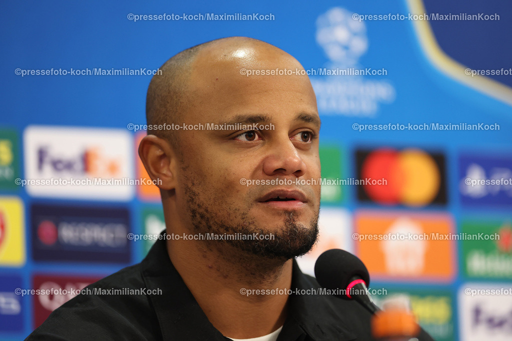 UCL10122401108 | 10.12.2024, Fußball, UEFA Champions League, Schachtar Donezk - FC Bayern München, Arena AufSchalke Gelsenkirchen, 8. Spieltag Saison 2024 2025: Pressekonferenz nach dem Spiel mit den Trainern - Trainer Vincent Kompany (Cheftrainer Bayern)DFB regulations prohibit any use of photographs as image sequences and or quasi-video.