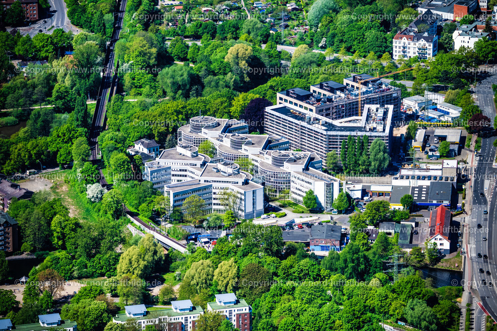 Hamburg_Eppendorf_Deelbögenkamp_Ring_2_ELS_3145010525 | HAMBURG 01.05.2025 Verwaltungsgebäude des Unternehmens am Deelbögenkamp im Ortsteil Groß Borstel in Hamburg, Deutschland. Weiterführende Informationen bei: SPIE Deutschland & Zentraleuropa GmbH,  Verwaltungs-Berufsgenossenschaft (VBG),  freenet AG. // Administration building of the company on Deelboegenkonp in the district Gross Borstel in Hamburg, Germany. Further information at: SPIE Deutschland & Zentraleuropa GmbH,  Verwaltungs-Berufsgenossenschaft (VBG),  freenet AG. Foto: Martin Elsen