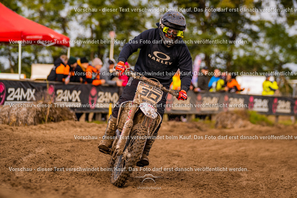 10_05_Dreetz-4251 | Sportfotografin aus Berlin-Brandenburg mit Fokus auf Motocross. Ich halte deine sportliche Leistung und echte Emotionen auf und neben der Strecke professionell fest. Entdecke die Fotos von deinem Rennen und bestelle sie direkt hier im Shop.