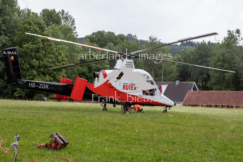 OE7A1283 | zum Einsatz kommt ein Kaman K-1200 Helicopter, Tankstopp in Kreuzstrassl