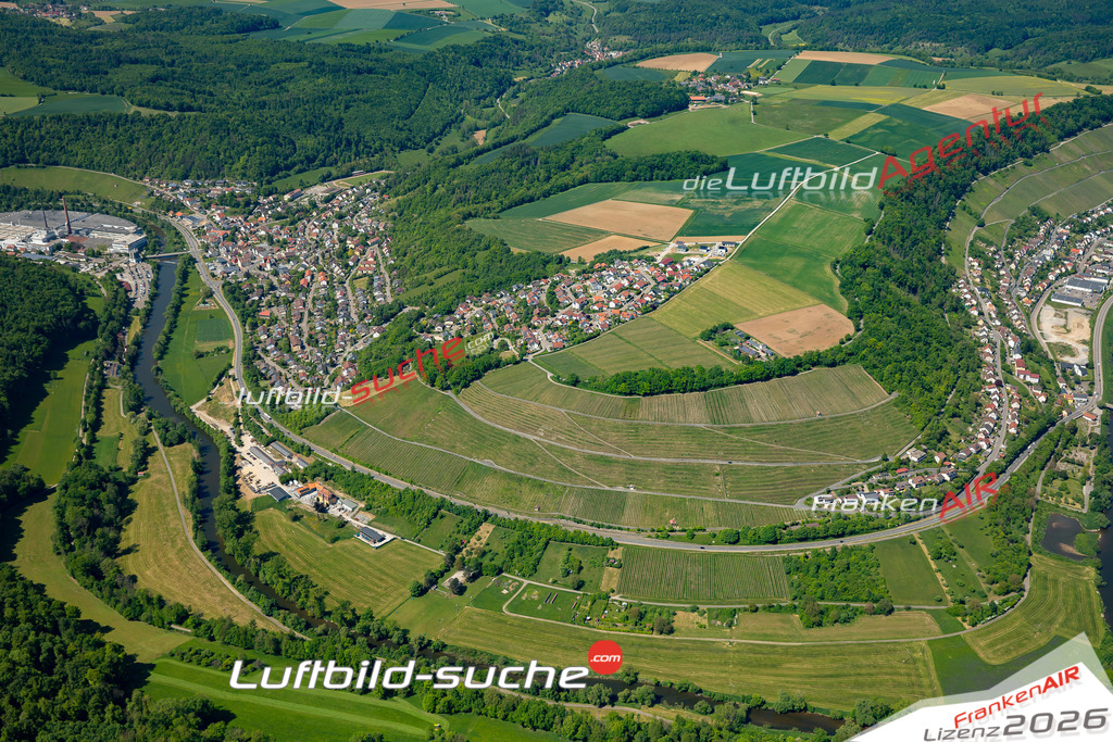 Luftaufnahme von  Weißbach - Die Luftaufnahme wurde 2025 vom UL-Flugzeug heraus erstellt ( keine Drohne ) - Hochauflösende Luftaufnahme - für professionelle Ausdrucke geeignet. Die Geschenkidee !Mit Lizenz und Bildrechte bestellbar