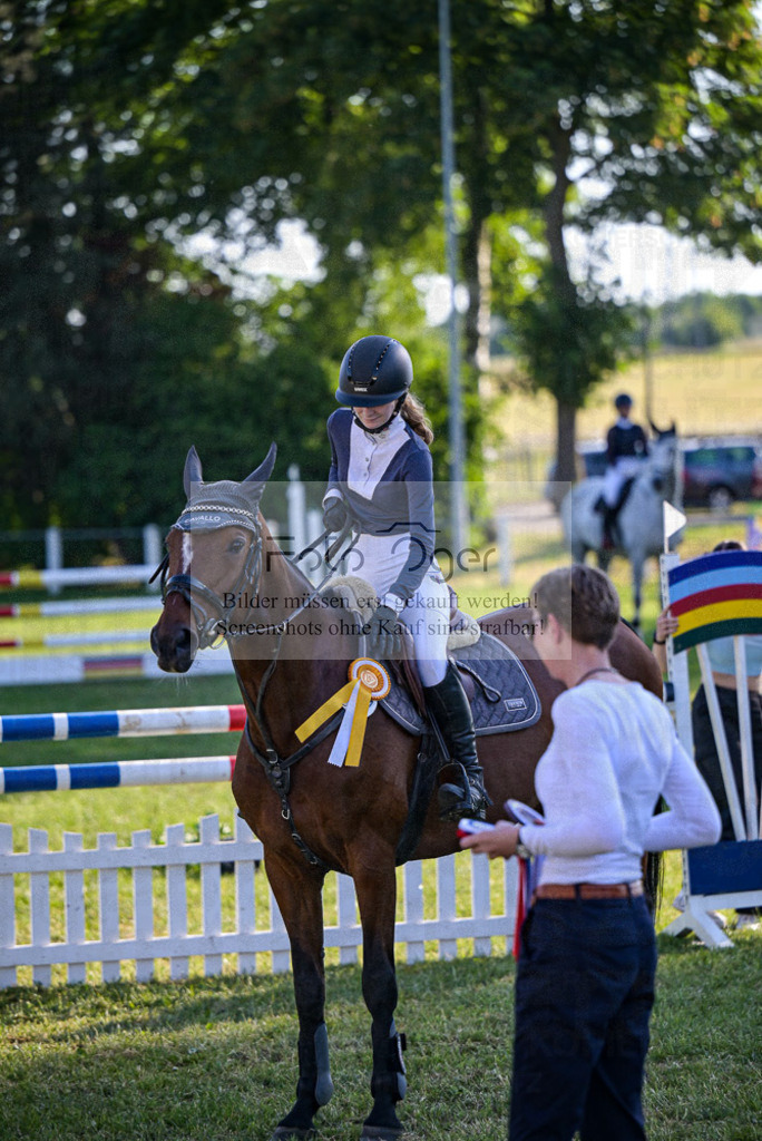 Reitturnier Voxtrup | Entdecke hochwertige Reitturnierfotos von Foto Oger. Professionell, emotional und authentisch – jetzt Lieblingsmomente im Shop bestellen.Deutschlandweite Turnierfotografie. - Realisiert mit Pictrs.com