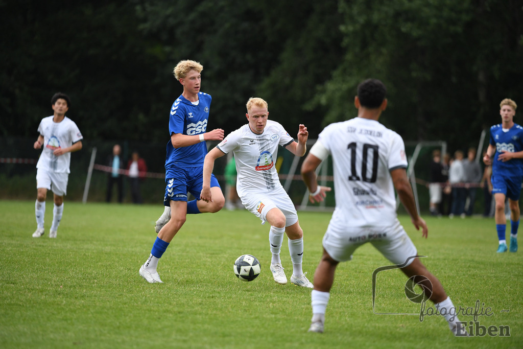 Sport-Duwe Cup | Sport-Duwe Cup Oldenburg; SSV Jeddenloh (weiß)-VFB Oldenburg (blau) am 05.07.2025 in Oldenburg (Sportanlage TuS Eversten), Photo: Philip Eiben 2025 - Realisiert mit Pictrs.com