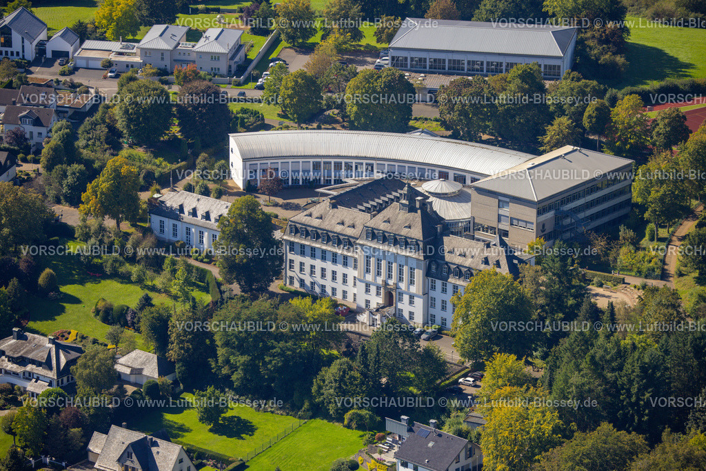 Attendorn230909371 | Luftbild, St.-Ursula-Gymnasium und St.-Ursula-Realschule, Attendorn, Sauerland, Nordrhein-Westfalen, Deutschland