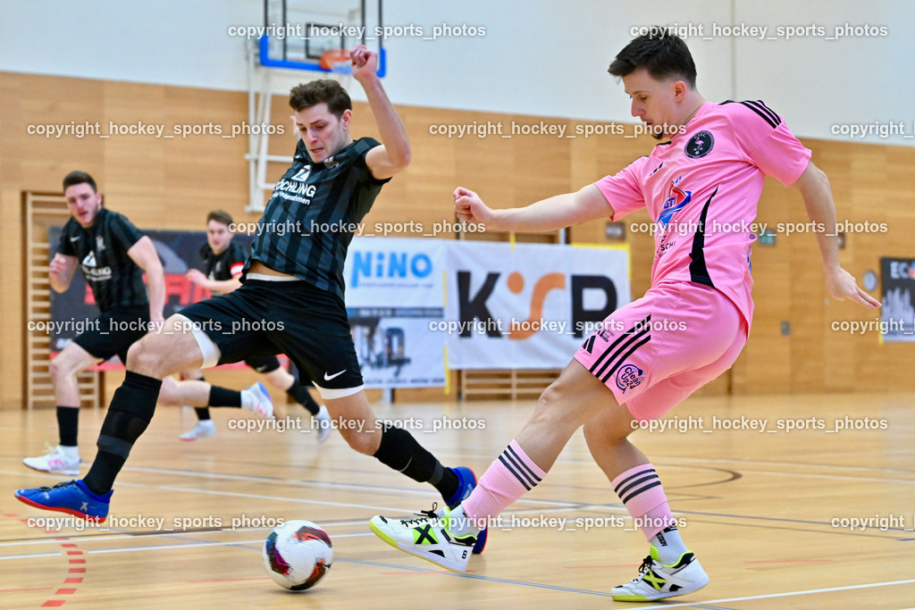Carinthia Flamengo Futsal Club vs. Dynamo Triestingtal | #17 Roland Hofer Dynamo Triestingtal, #17 Hasan Kupinic Carinthia Flamengo, Carinthia Flamengo Futsal Club vs. Dynamo Triestingtal, Carinthia Flamengo Futsal Club vs. Dynamo Triestingtal am 29.12.2024 in Villach (Ballspielhalle St. Martin), Austria, (Photo by Bernd Stefan)