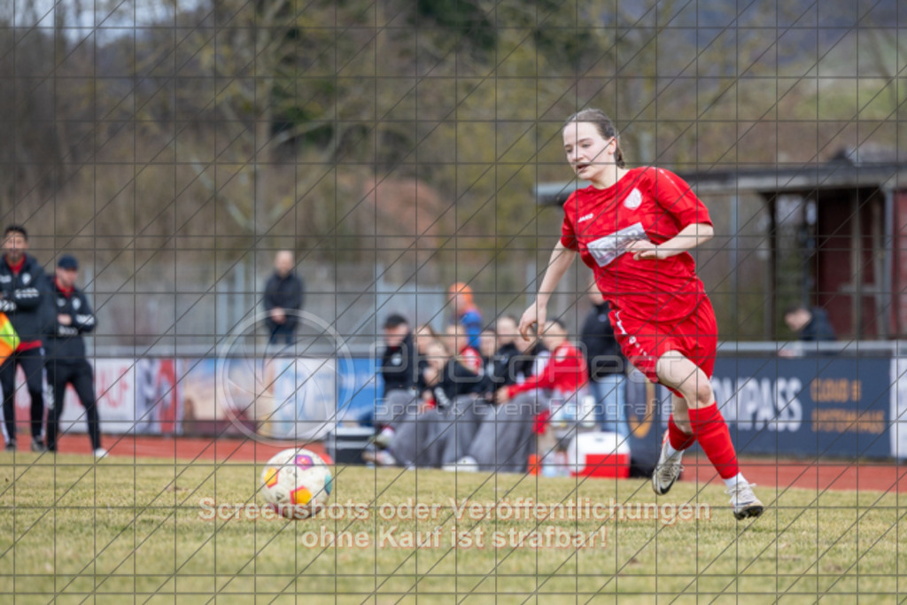 20250223_133230_0188 | #,1.FC Donzdorf (rot) vs. TSV Tettnang (schwarz), Fussball, Frauen-WFV-Pokal Achtelfinale, Saison 2024/2025, Rasenplatz Lautertal Stadion, Süßener Straße 16, 73072 Donzdorf, 23.02.2025 - 13:00 Uhr,Foto: PhotoPeet-Sportfotografie/Peter Harich