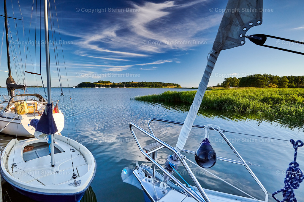 View of Klein Zicker from the Groß Zicker harbor | View of Klein Zicker from the Groß Zicker harbor - Realisiert mit Pictrs.com