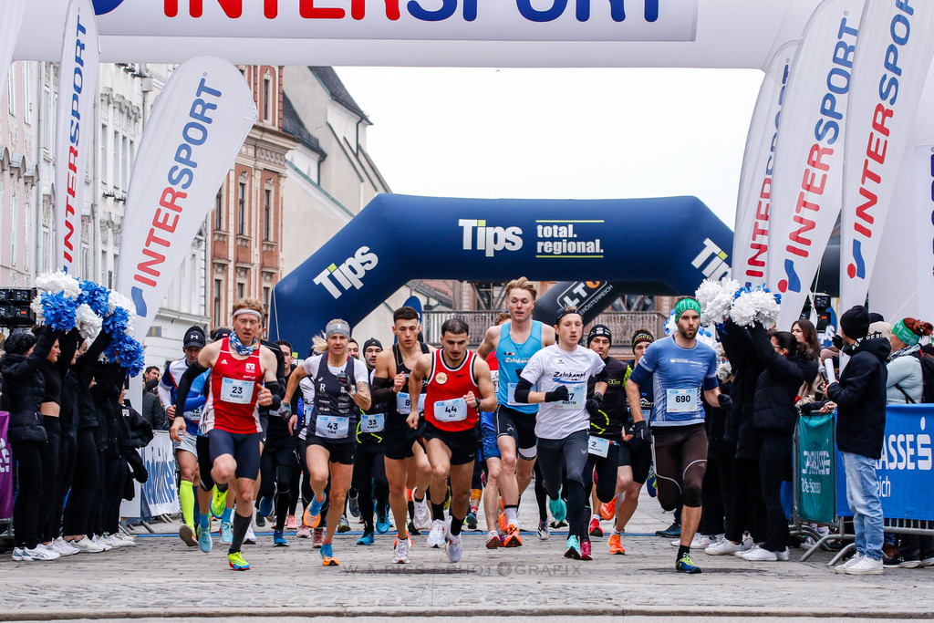 AW_20231231awmac7141 | WELS, 31.12.2023, Sparkasse Silvesterlauf Wels 2023 , Image shows: Photo: WAPICS / Andreas Willdoner