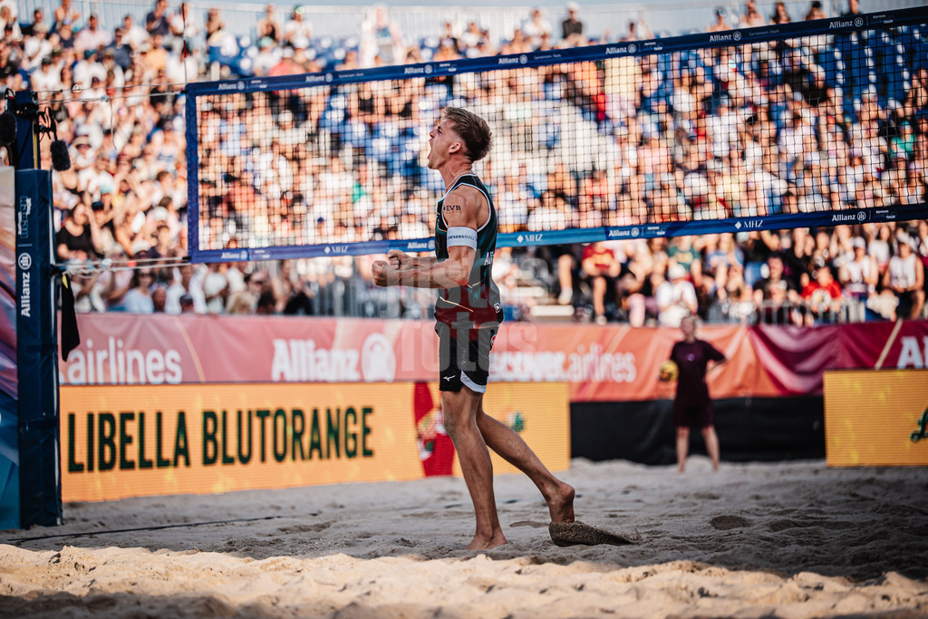 Beachvolleyball | Männer | Deutsche Meisterschaften 2025 Timmendorfer Strand | 04.09.2025 | Luis Kubo jubelt